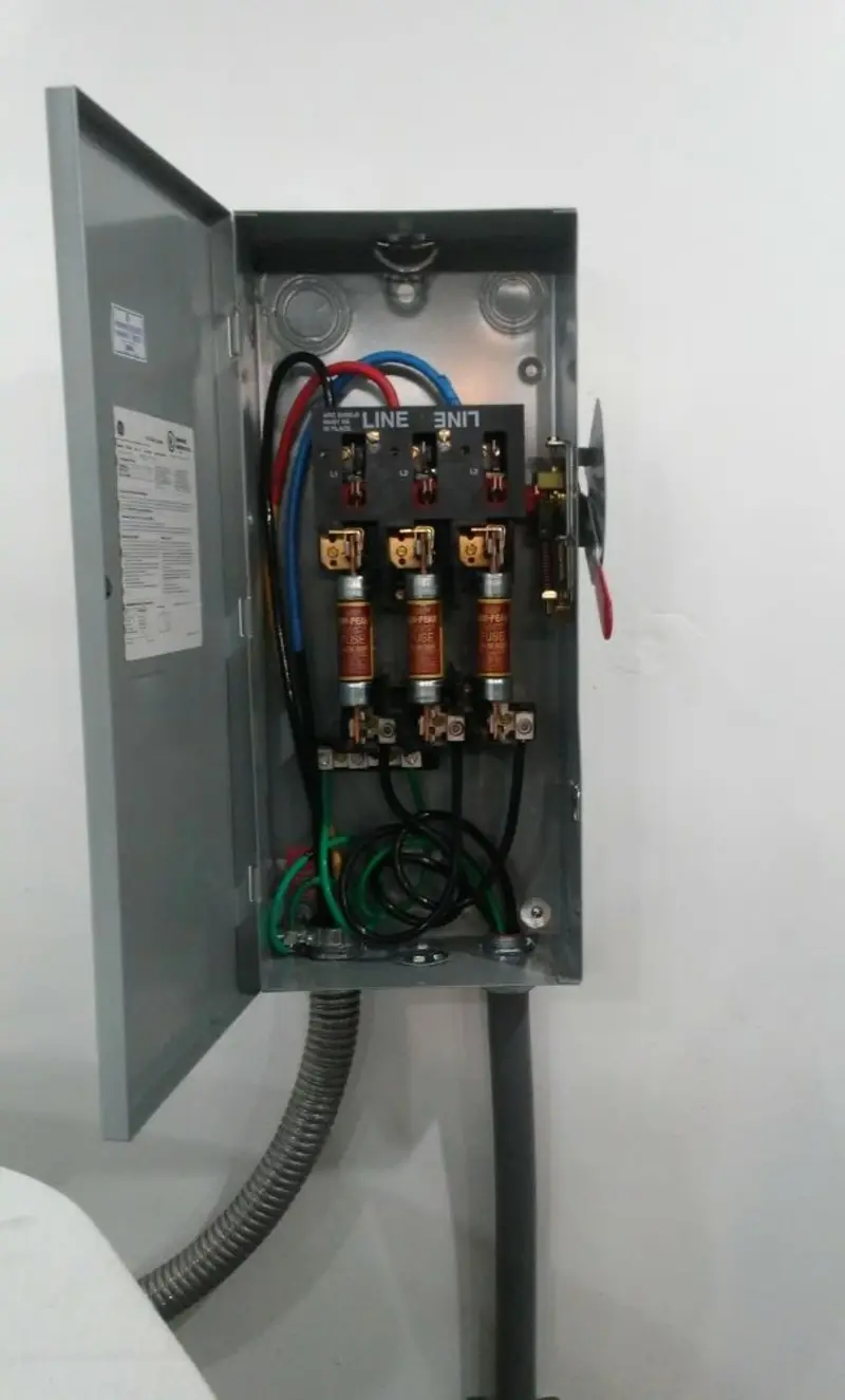 Three-phase disconnect switch installed for Electrical Wiring & Rewiring in San Luis
